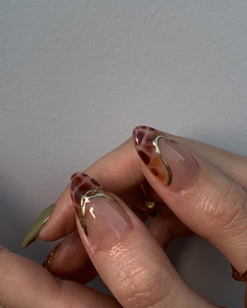 Thumbnail of dae-nu2s9de-fb2ae719b67c4cca 5