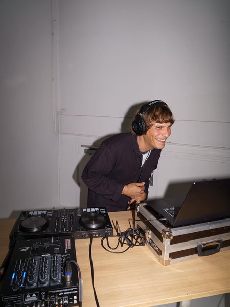 Thumbnail of p-doy0kyuikef-fc75fa96332a48e5 2