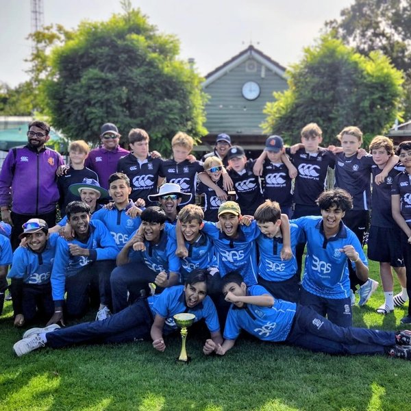 Thumbnail of p-dovi0s8dff0-fe97ddac35eb474d 1