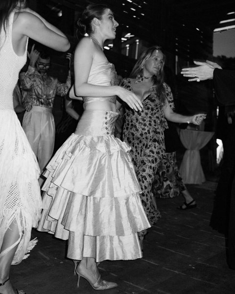 Thumbnail of p-cx8rzirumxs-feabeafe3da84c79 1