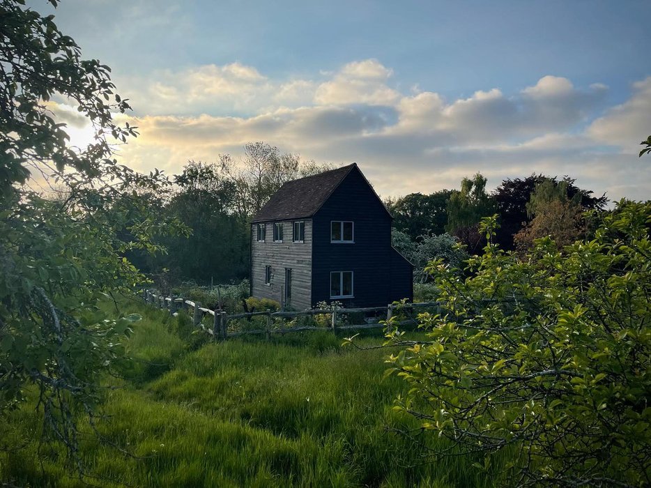 Thumbnail of www-x-com-simonsarris-status-1573382807371796480-0426d3692dc54e15