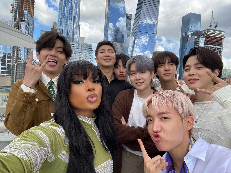 Thumbnail of www-x-com-girlwithluv-24-status-1440404605548969988-09352a6ba6bf4bed