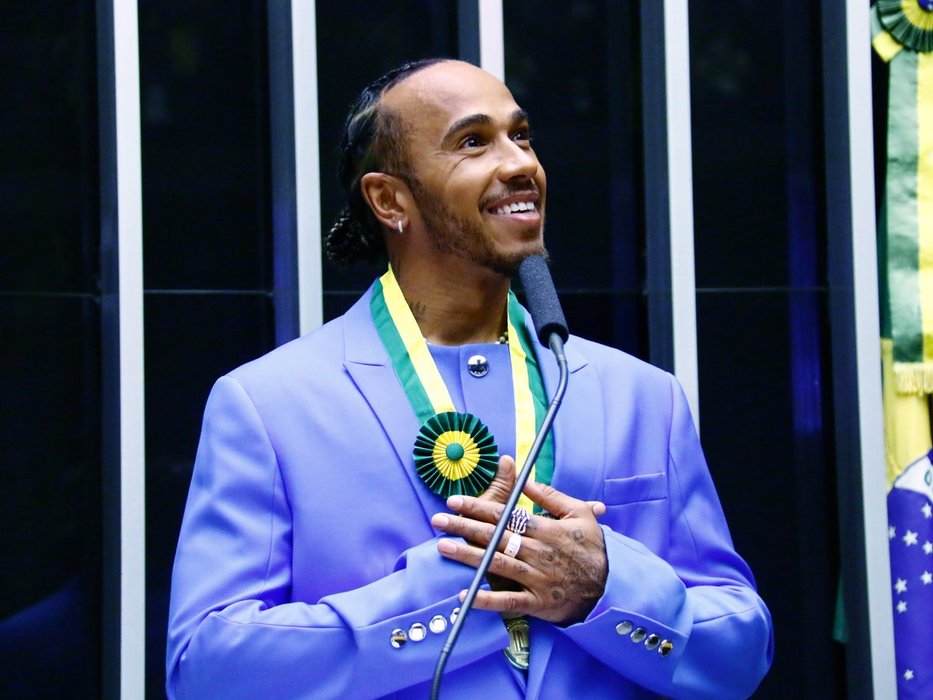 Thumbnail of www-x-com-lewishamilton-status-1590085556473835520-19bcfbfbbf0746bb