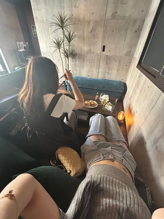 Thumbnail of www-x-com-reina63423950-status-1811226751810572501-19d777a1588249d6