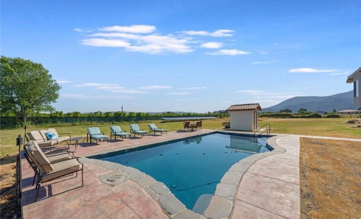 Thumbnail of www-x-com-rohindhar-status-1795294536702546156-1d0f25d09726488e