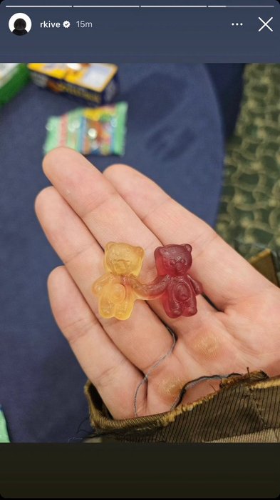 Thumbnail of www-x-com-miiniyoongs-status-1705200481394442430-2b30770e1db4462f