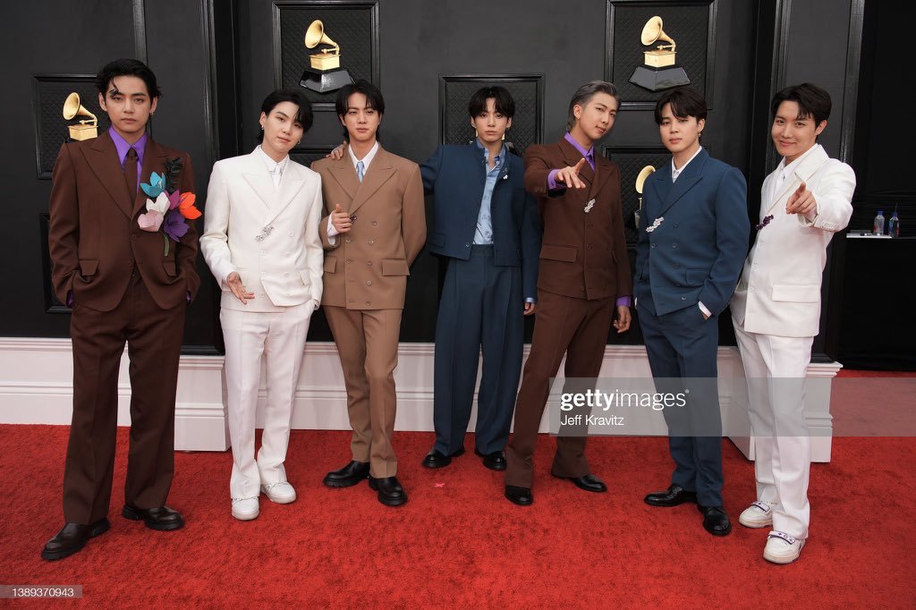 Thumbnail of www-x-com-btspicstwt-status-1510747046810210304-3992beedd1d34b65