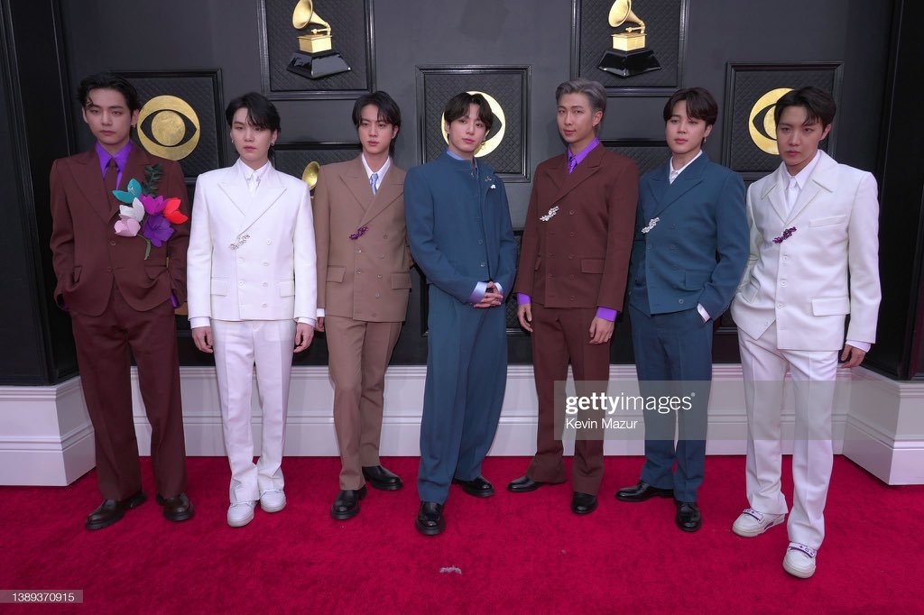 Thumbnail of www-x-com-btspicstwt-status-1510747046810210304-3992beedd1d34b65