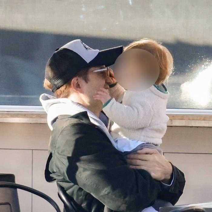 Thumbnail of www-x-com-pattinsonphotos-status-1886507881228304670-5efc5d1498ce4772