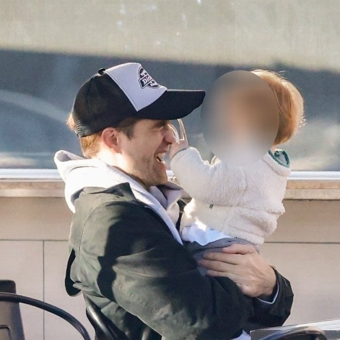 Thumbnail of www-x-com-pattinsonphotos-status-1886507881228304670-5efc5d1498ce4772