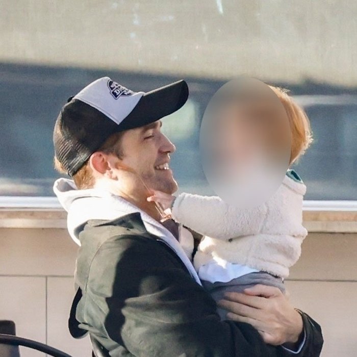 Thumbnail of www-x-com-pattinsonphotos-status-1886507881228304670-5efc5d1498ce4772