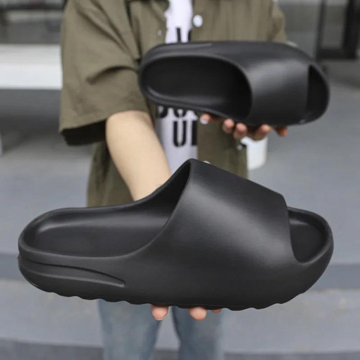 Thumbnail of www-x-com-unishoes-sn-status-1693570427711267226-60e851e630374cf0
