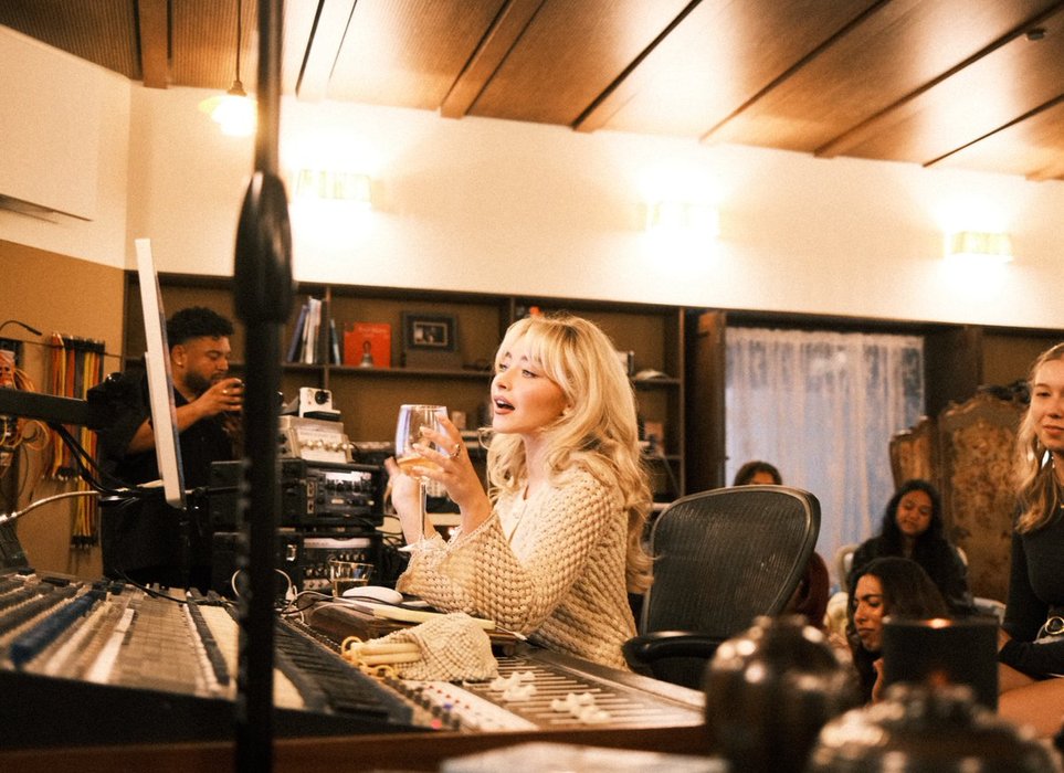 Thumbnail of www-x-com-sabrinaannlynn-status-1956113921850642820-61f99e03ed8149ad