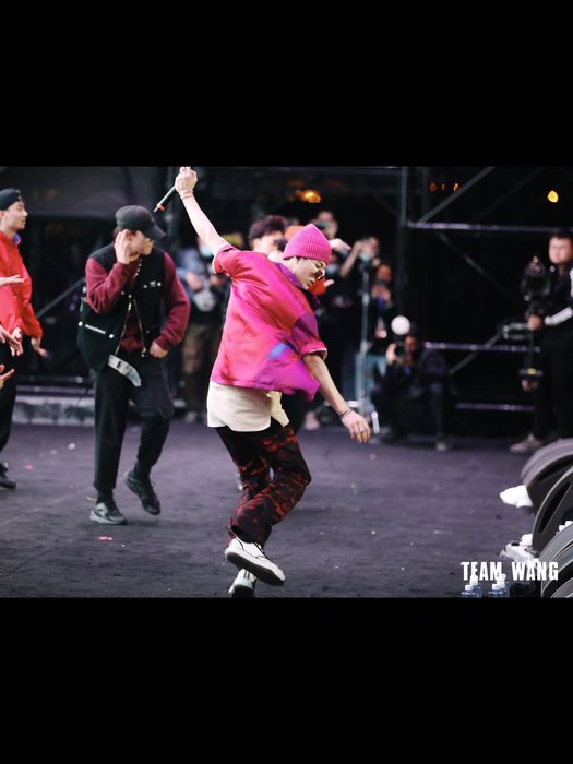 Thumbnail of www-x-com-jacksonwang852-status-1389436229565837312-81dd0489df844116