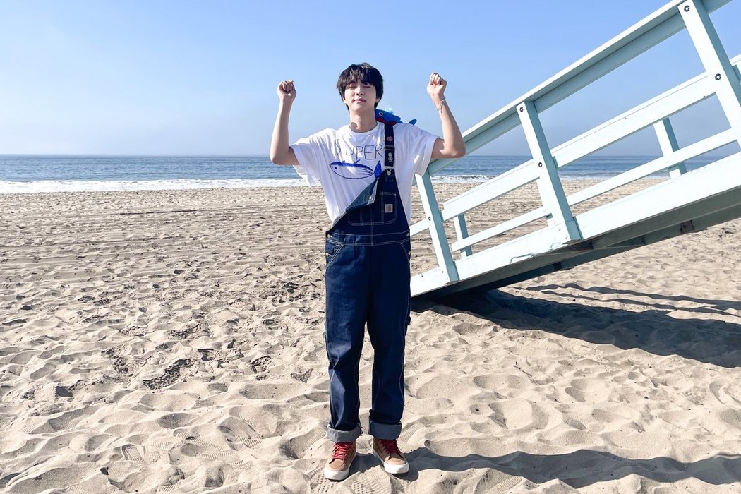 Thumbnail of www-x-com-bts-bighit-status-1467098859813806083-8a4ca253fc2c446a
