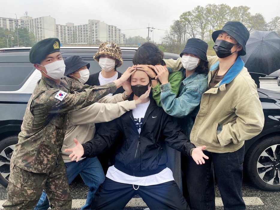 Thumbnail of www-x-com-seokjinmexico-status-1648705650581549058-976b32fbaefe46df