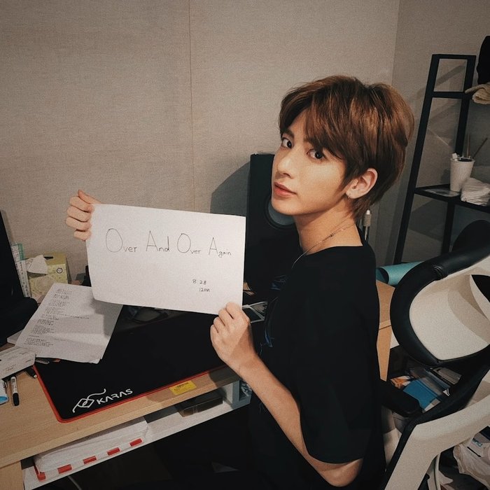 Thumbnail of www-x-com-taerrytae-status-1382262290968322056-9c2174f5ee1446b5