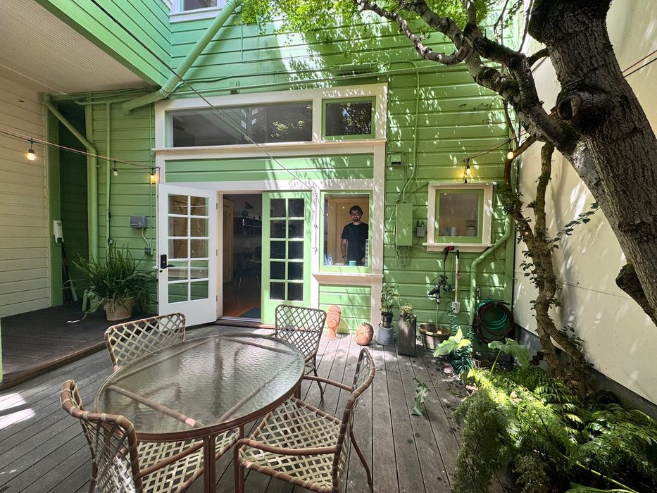 Thumbnail of www-x-com-federiconoemie-status-1924600285630234890-a492fa7253514b69