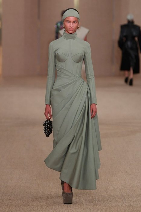 Thumbnail of www-x-com-fashioncloneit-status-1868051487571767423-ac7998fae56644ea