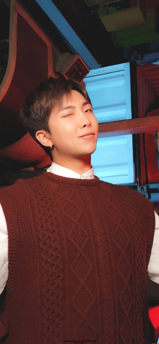 Thumbnail of www-x-com-btsbangtanlocks-status-1491474346438705155-b50024493a8b4f87