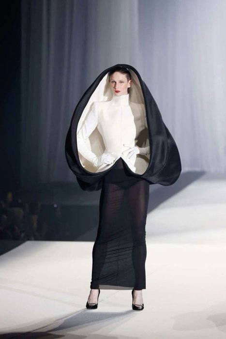 Thumbnail of www-x-com-fashioncloneit-status-1865115785875644611-c1a76f5c9e52451c
