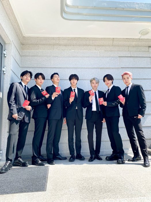 Thumbnail of www-x-com-bts-bighit-status-1437650330666209281-c289594f25bd4ce8