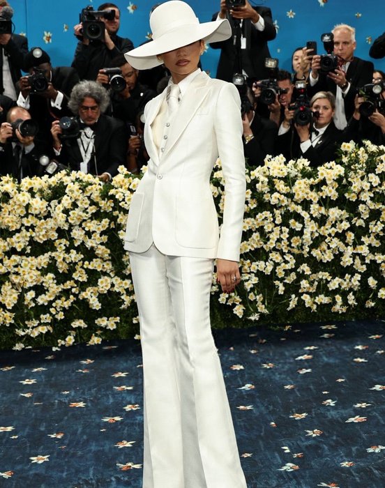 Thumbnail of www-x-com-evalore13-status-1919787565026308525