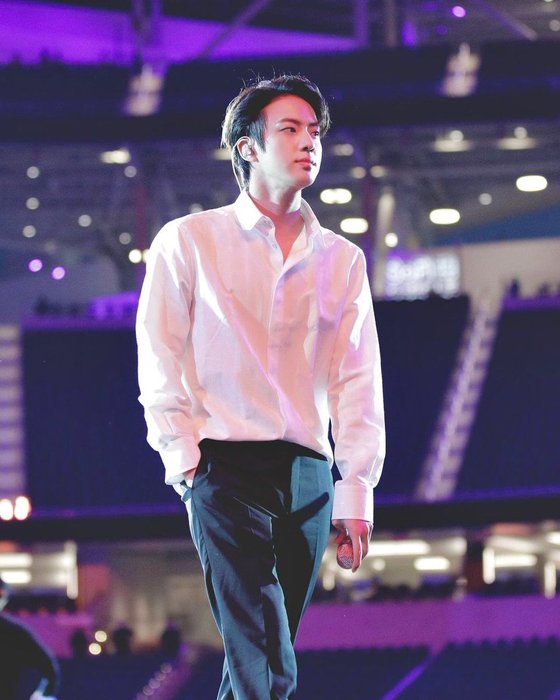 Thumbnail of www-x-com-seokjinfile-status-1466969107904208898-d2f7816af38840c8