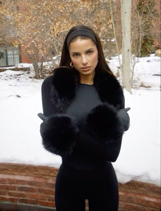 Thumbnail of www-x-com-chicvouge-status-1857803031296831568-d4c2562a00114a33