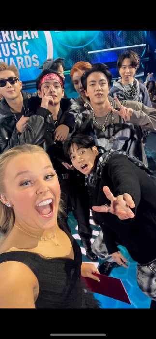 Thumbnail of www-x-com-itsjojosiwa-status-1462605144911089666-d6ac22a45935421e