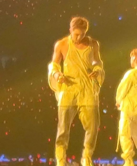 Thumbnail of www-x-com-kimnamjoonpics-status-1465016782817832961-d9eca29f1cd04b97