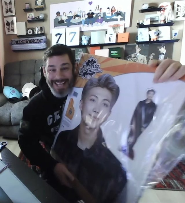 Thumbnail of www-x-com-namjoon4vr-status-1520807849474940929-e8c5b4f7b1934a11