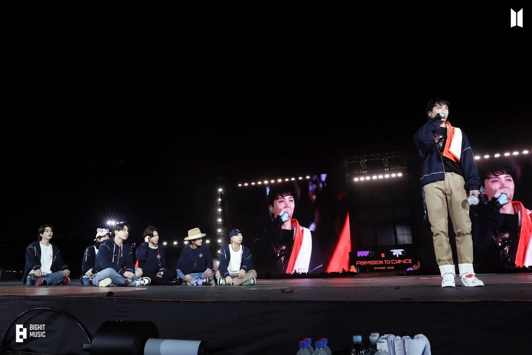 Thumbnail of www-x-com-bts-bighit-status-1505484319313182720-ea98432fdf0b44b3