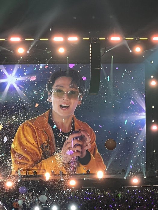 Thumbnail of www-x-com-jeonives-status-1513023452453687298-ef40922e954e468f