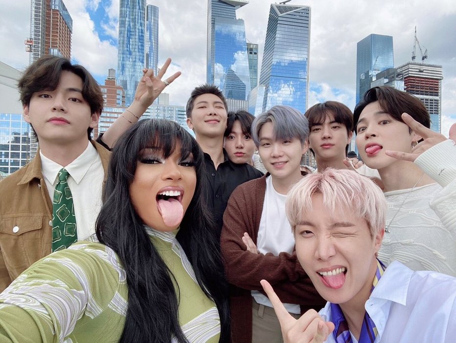 Thumbnail of www-x-com-bts-twt-status-1440425839766560778-f0b1fc6cf2104a1a