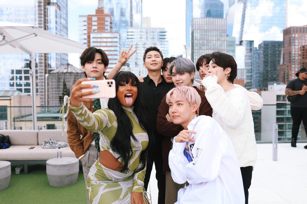 Thumbnail of www-x-com-bts-twt-status-1440425839766560778-f0b1fc6cf2104a1a