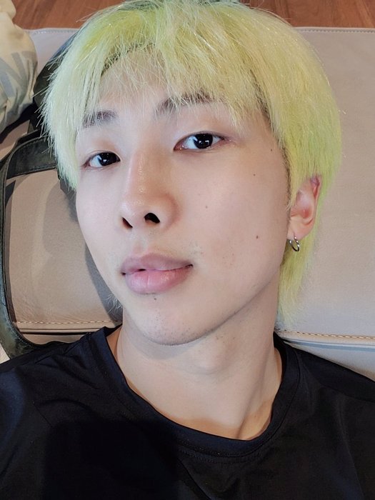 Thumbnail of www-x-com-bts-twt-status-1404072681419382794-f4bbc8d73a2a4038