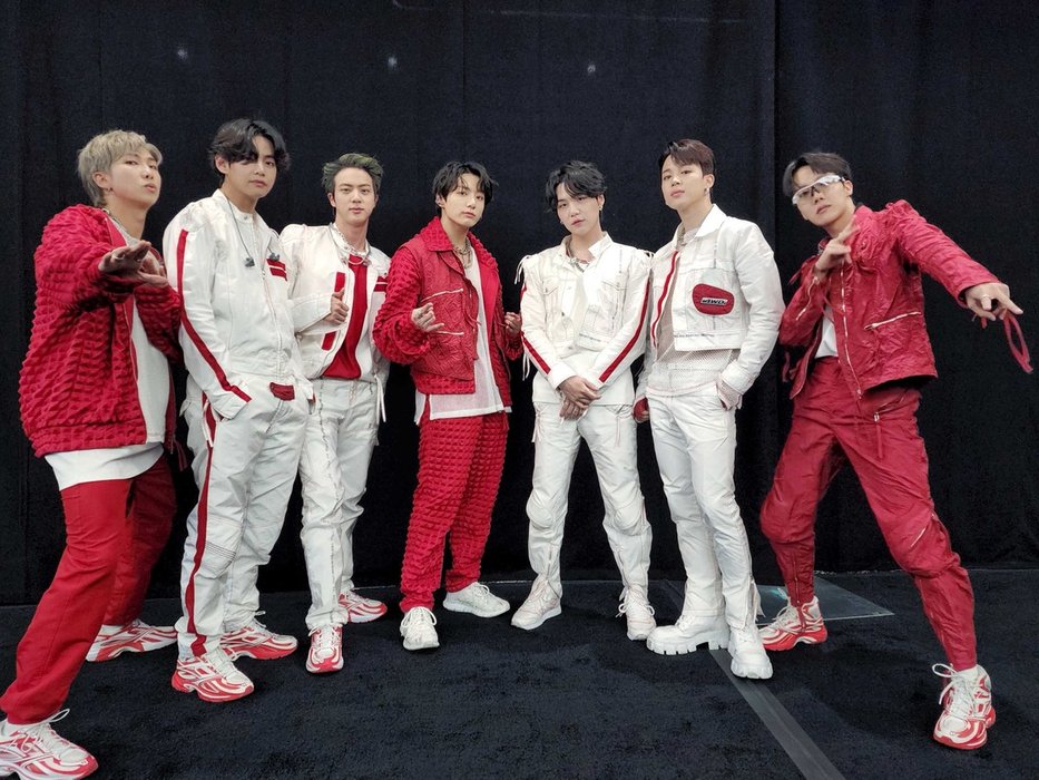 Thumbnail of www-x-com-bts-bighit-status-1515566677433278464-f70fd242d2da4403