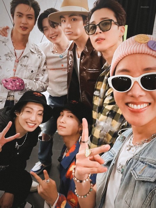 Thumbnail of www-x-com-filmsforjin-status-1515841511069417472-fb568c0390fa4e9b