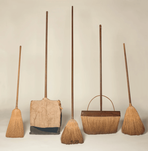 Thumbnail of Lo stile Shaker spiegato per immagini