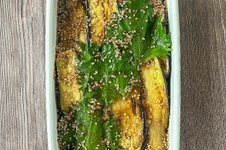 Thumbnail of 【なすと大葉の組み合わせが最強すぎる】「ご飯にめっちゃ合う」「冷蔵庫にあったら安心!」作り置きにもおすすめの副菜レシピ