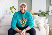 Thumbnail of How Jay Clouse made $600k in 2023 from The Creator Economy - Juicy Ideas