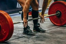 Thumbnail of How Negative Reps Can Help You Break Through Strength Plateaus