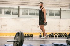 Thumbnail of How to Do a Suitcase Carry: Techniques, Benefits, Variations
