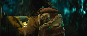 Thumbnail of 「最もかわいい」「飼いたい」と大人気「ジュラシック・ワールド復活の大地」子犬サイズの恐竜・ドロレスが初登場（映画.com） - Yahoo!ニュース