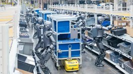 Thumbnail of 中国、世界初の人型ロボット協働作業を実現 EV工場で実地訓練（36Kr Japan）