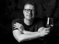 Thumbnail of “La gentrificazione del vino è colpa degli intermediari, non delle cantine". Parola del critico Santi Rivas - Gambero Rosso