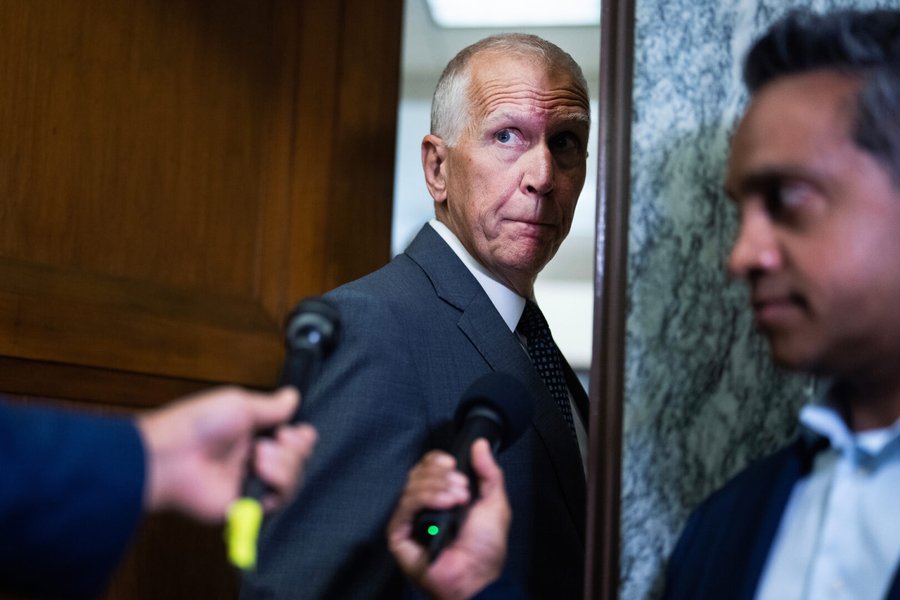 Thumbnail of Photos of the week | June 13-19, 2025 - Roll Call