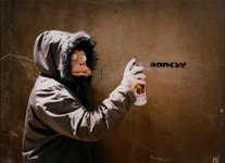Thumbnail of Qui est Banksy ? Le parcours et l'œuvre du plus mystérieux des street artistes en 3 minutes