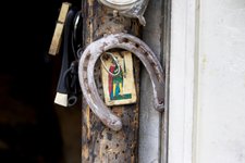 Thumbnail of Superstizioni o perché un italiano non apre mai l'ombrello all'interno di una stanza? - ItalieOnline